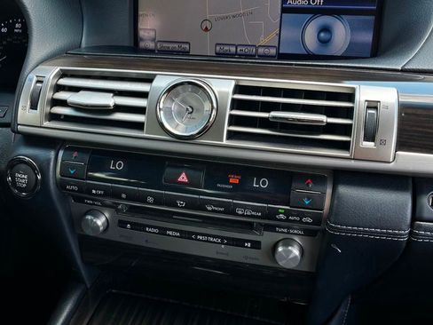 Used 2013 Lexus LS 460 w/ Comfort Pkg RWD image 17