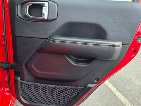 Used 2024 Jeep Wrangler Unlimited Sahara image 45