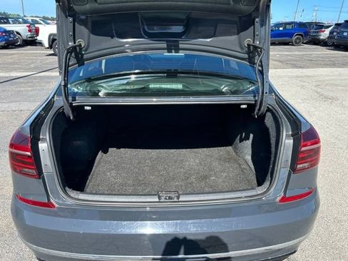 Used 2017 Volkswagen Passat 1.8T R-Line FWD image 22
