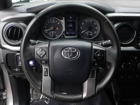 Used 2020 Toyota Tacoma TRD Sport w/ Technology Package AWD/4WD image 24