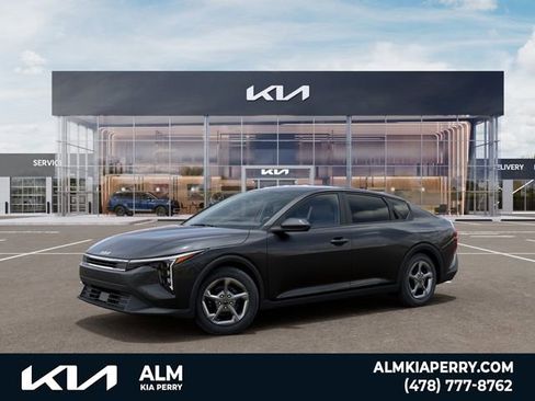 New 2026 Kia K4 LXS FWD image 3