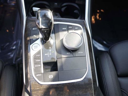 Used 2021 BMW 330e w/ Convenience Package image 23