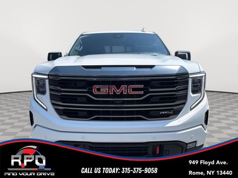 Used 2024 GMC Sierra 1500 AT4 w/ AT4 Preferred Package AWD/4WD image 8