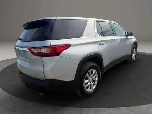 Used 2020 Chevrolet Traverse LS AWD/4WD image 5