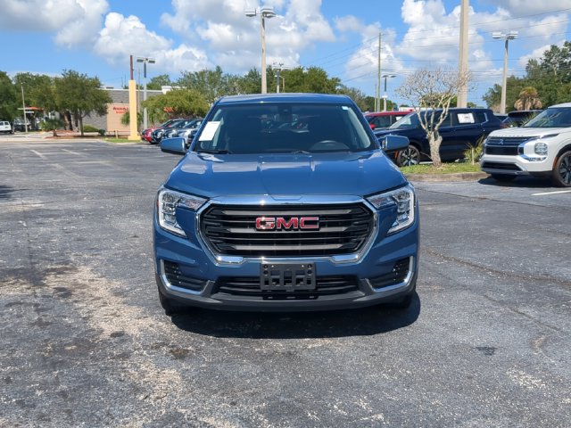 Used 2024 GMC Terrain SLE AWD/4WD image 3