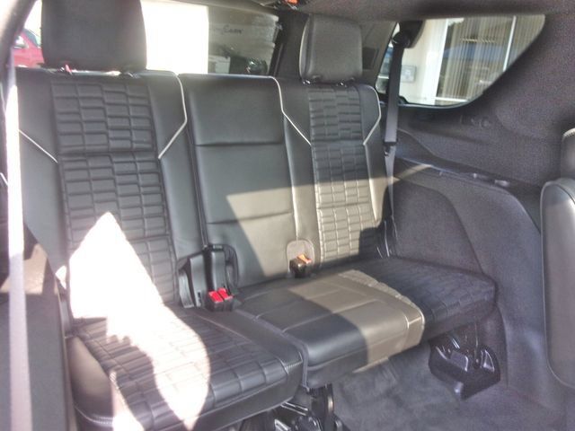 Used 2024 Cadillac Escalade Sport Platinum w/ LPO, ONYX Package AWD/4WD image 38