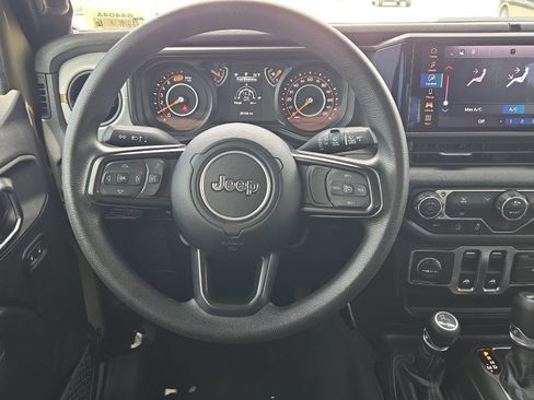 Used 2025 Jeep Wrangler Sport AWD/4WD image 12