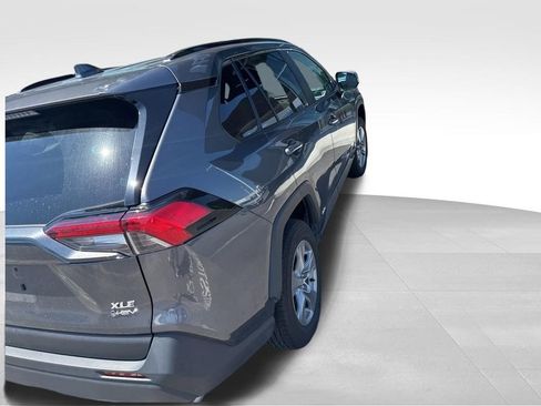 Used 2025 Toyota RAV4 XLE AWD/4WD image 11