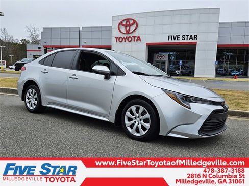 Used 2024 Toyota Corolla LE image 1