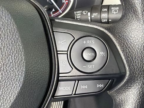 Used 2025 Toyota RAV4 XLE w/ Convenience Package FWD image 27