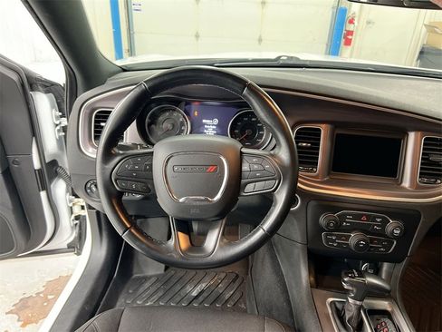 Used 2022 Dodge Charger SXT image 11