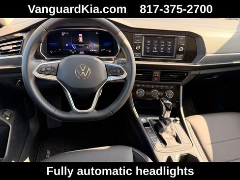 Used 2023 Volkswagen Jetta SE image 16