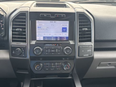 Used 2020 Ford F150 XLT w/ Equipment Group 302A Luxury AWD/4WD image 11