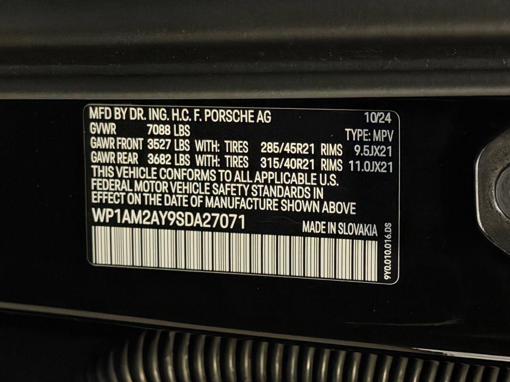 Certified 2025 Porsche Cayenne Turbo AWD/4WD image 26
