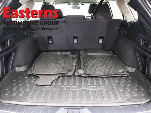 Used 2025 Subaru Outback Premium AWD/4WD image 9
