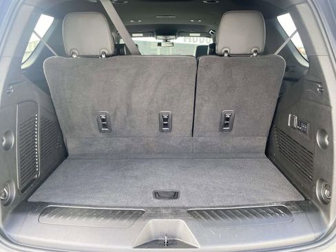 Used 2022 Chevrolet Tahoe LT w/ Luxury Package image 10