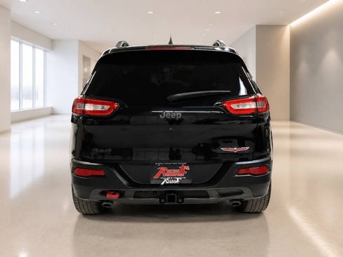 Used 2015 Jeep Cherokee Trailhawk w/ Comfort/Convenience Group AWD/4WD image 4