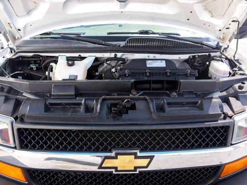 Used 2022 Chevrolet Express 3500 w/ Power Convenience Package RWD image 22
