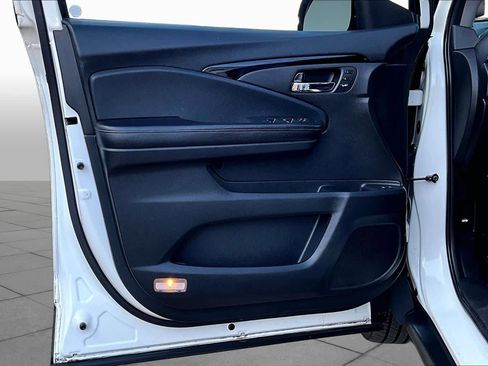 Used 2018 Honda Pilot Touring image 22