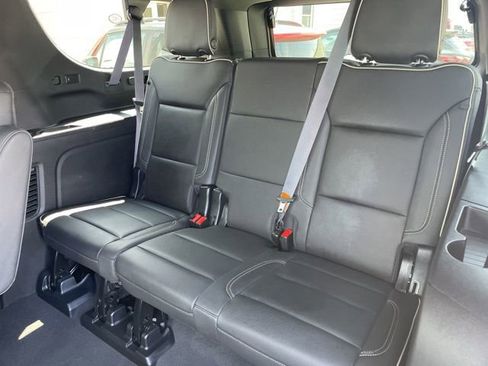 Used 2024 Chevrolet Suburban Premier AWD/4WD image 8