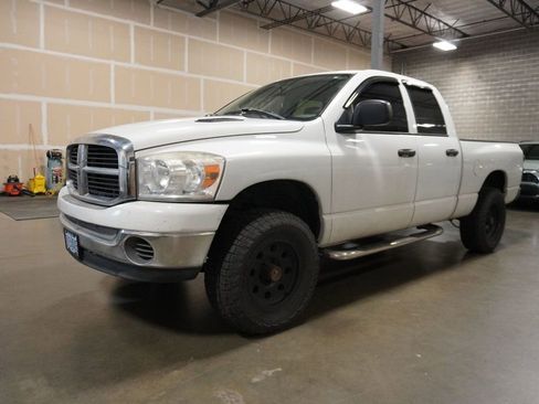 Used 2008 Dodge Ram 1500 Truck SLT AWD/4WD image 2