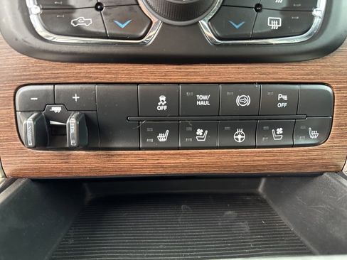 Used 2015 RAM 2500 Laramie w/ Convenience Group AWD/4WD image 46