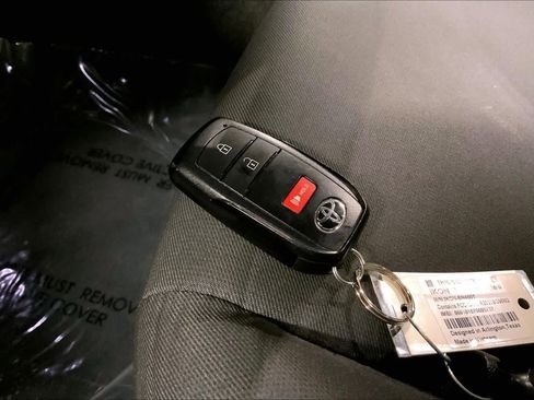 Certified 2025 Toyota Tacoma TRD Sport image 15