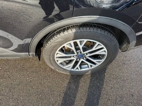 Used 2020 Ford Escape SEL image 14