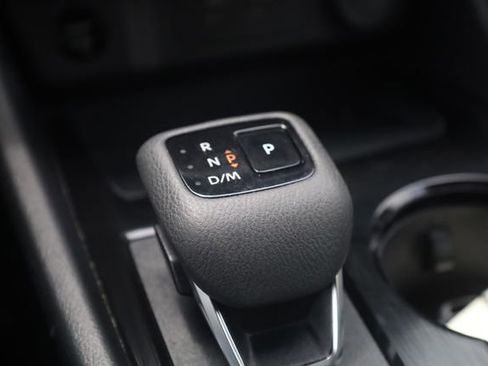 Used 2025 Nissan Rogue SV FWD image 21
