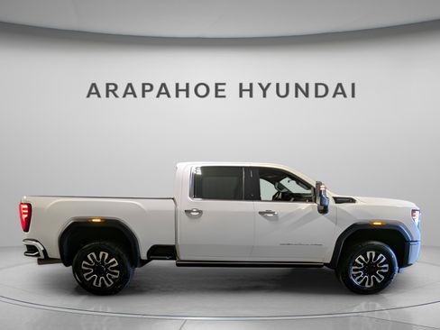 Used 2024 GMC Sierra 3500 Denali Ultimate AWD/4WD image 6