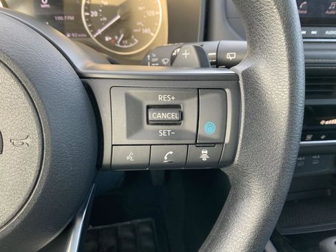 Used 2024 Nissan Rogue SV image 29