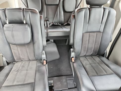 Used 2020 Dodge Grand Caravan SXT FWD image 20