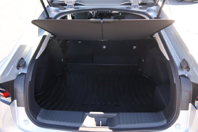 Used 2025 Toyota Prius LE AWD/4WD image 7