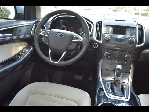 Used 2016 Ford Edge SEL FWD image 27