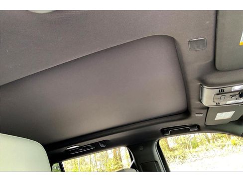 Used 2024 Chevrolet Tahoe LT w/ LT Signature Package image 20