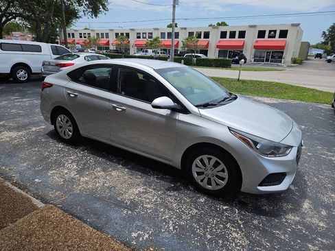 Used 2018 Hyundai Accent SE FWD image 5