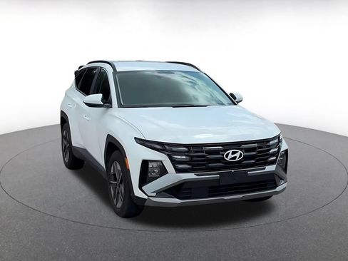 Used 2026 Hyundai Tucson SEL FWD image 3