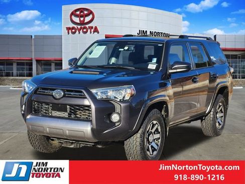 Used 2020 Toyota 4Runner TRD Off-Road image 3