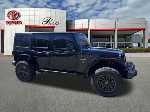 Used 2017 Jeep Wrangler Unlimited Rubicon image 1
