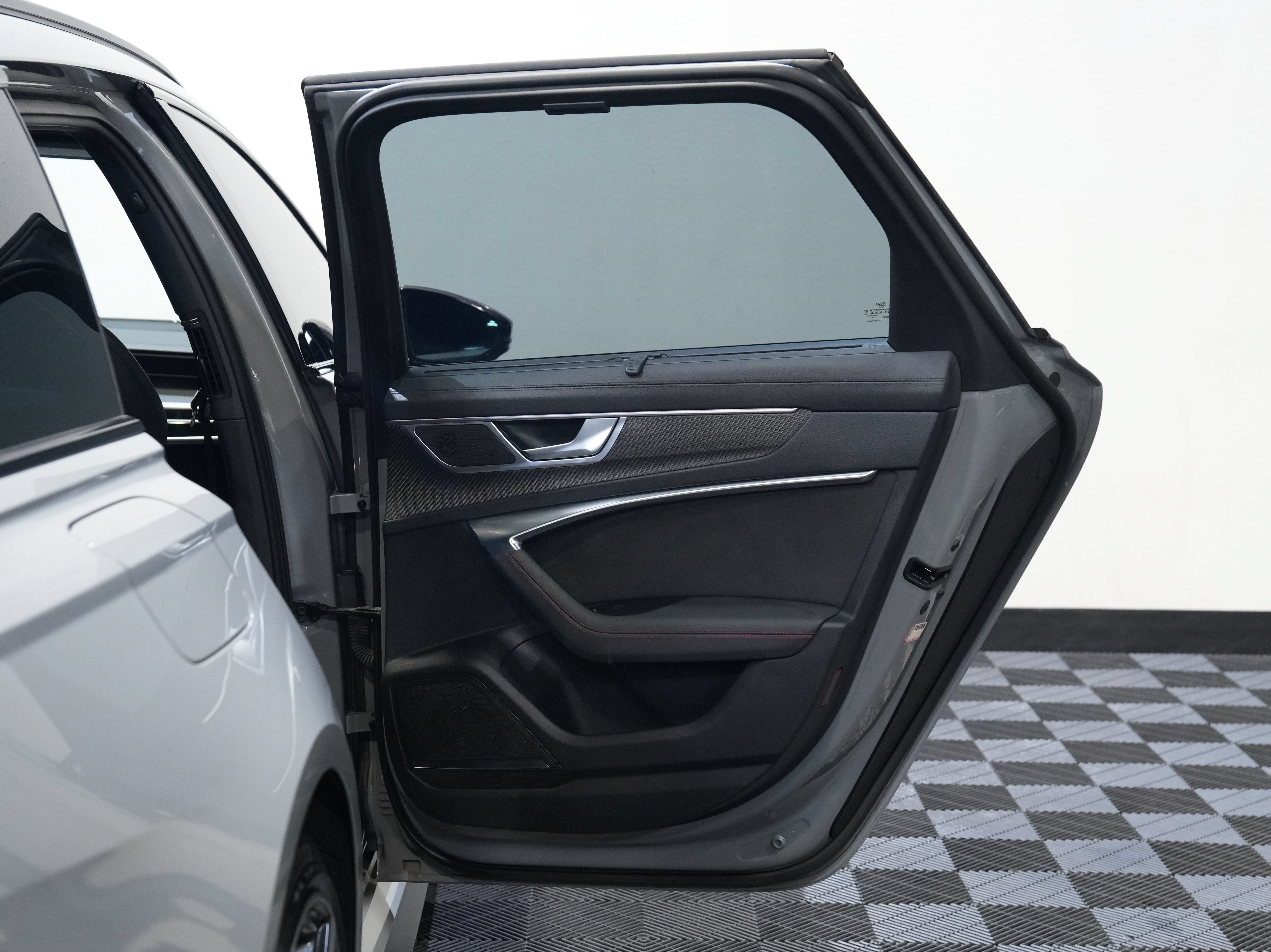 Used 2022 Audi RS 6 AWD/4WD image 28