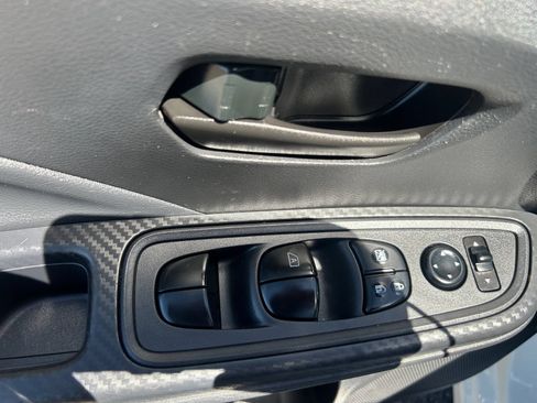 Used 2025 Nissan Versa S w/ Trunk Package FWD image 20