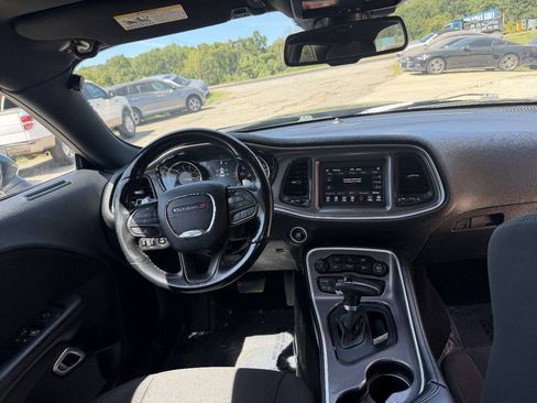 Used 2022 Dodge Challenger GT AWD/4WD image 12