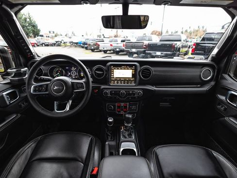 Used 2023 Jeep Wrangler Unlimited Sahara image 29