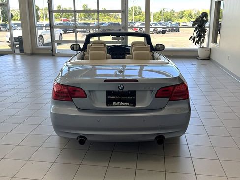Used 2012 BMW 335i Convertible RWD image 7
