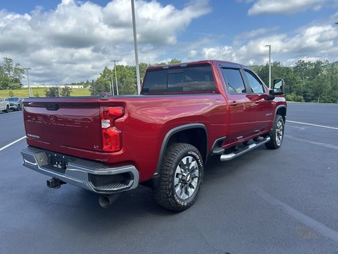 Used 2022 Chevrolet Silverado 2500 LT w/ Convenience Package AWD/4WD image 7