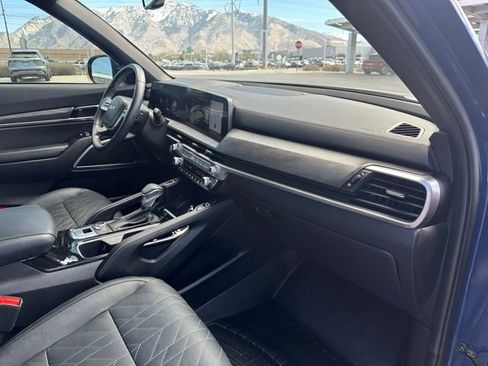 Used 2025 Kia Telluride AWD image 19