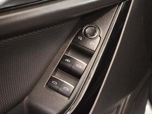 Used 2025 Chevrolet Equinox RS AWD/4WD image 11