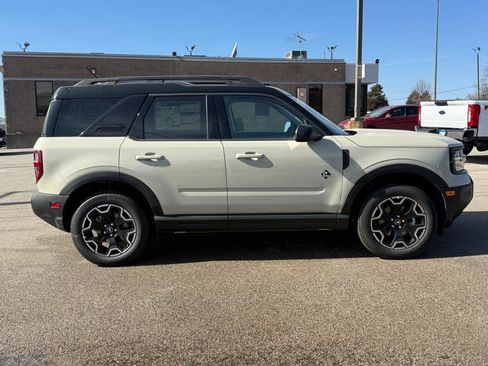 New 2025 Ford Bronco Sport Outer Banks image 2