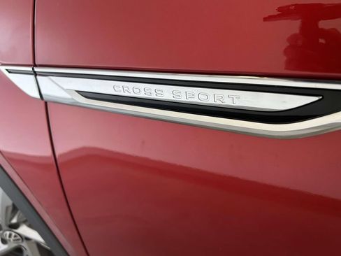 Used 2024 Volkswagen Atlas Cross Sport SEL R-Line AWD/4WD image 9