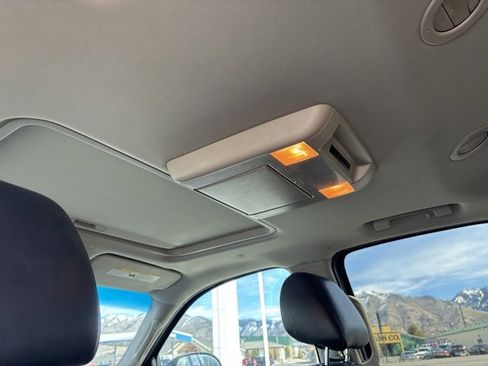 Used 2013 GMC Yukon Denali image 22